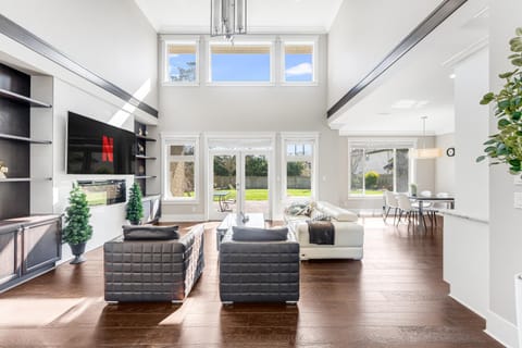 TV and multimedia, Living room, Seating area