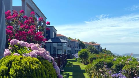 Property building, Day, Garden, Garden