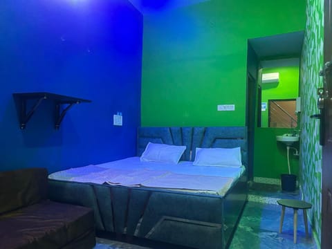 Bed, View (from property/room), Photo of the whole room, Bedroom, Family