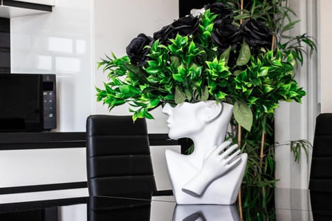 Decorative detail, Dining area