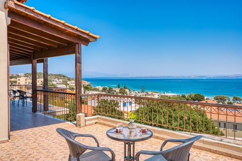 Property building, Day, Natural landscape, View (from property/room), Balcony/Terrace, Dining area, Garden view, Sea view