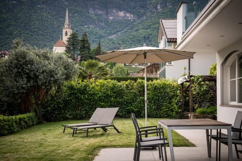 Patio, Garden, Garden view