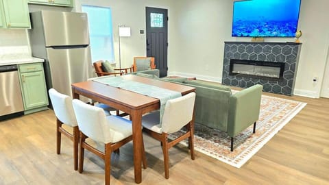 Charming & Stylish in Mid-Town House in Mobile