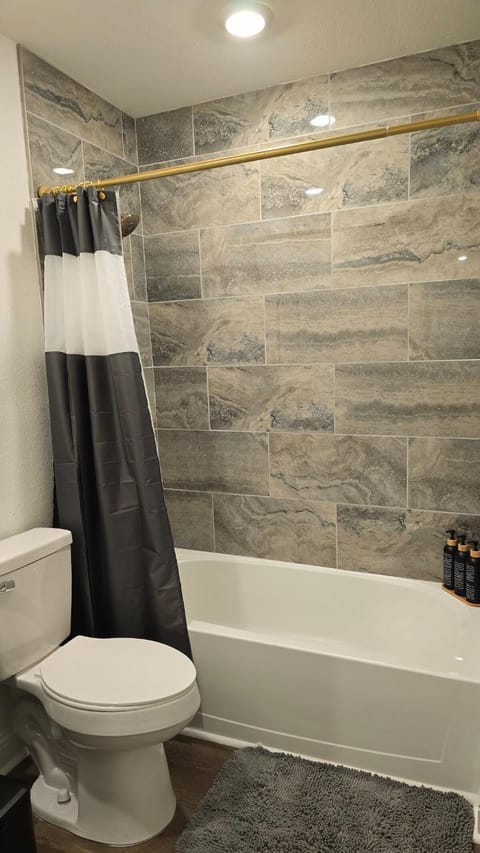 Charming & Stylish in Mid-Town House in Mobile