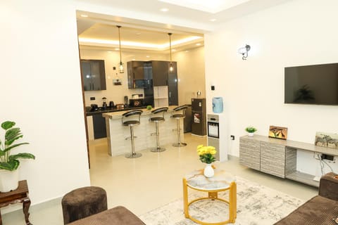 Kitchen or kitchenette, Living room, minibar