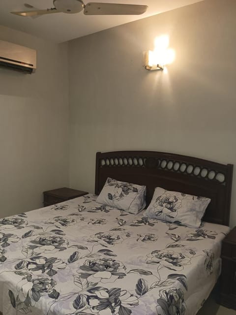Bed, Bedroom, air conditioner