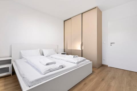 Bedroom, wardrobe