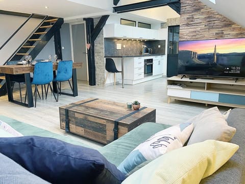 Living room, pet friendly