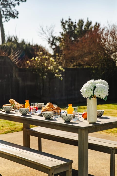 Garden, Breakfast, Continental breakfast