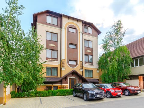 Property building, Parking