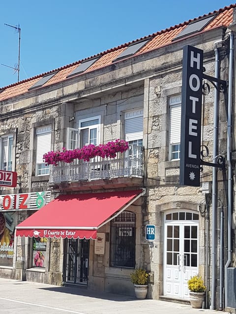 Property building, Neighbourhood, Street view, Location