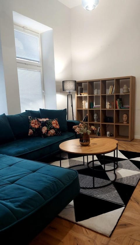 Library, Living room, Seating area