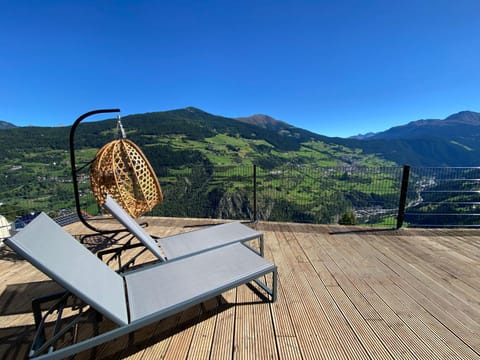 Balcony/Terrace, Mountain view
