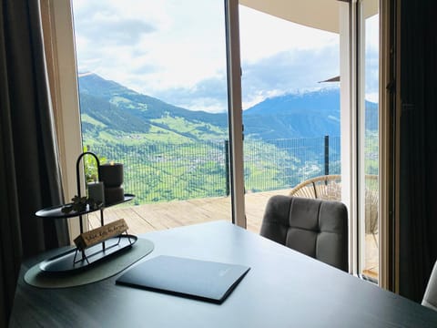 View (from property/room), Seating area, Dining area, kitchen