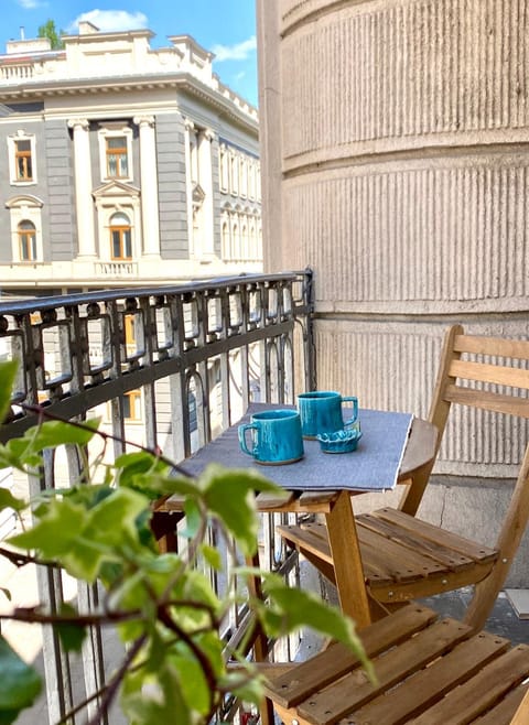 Coffee/tea facilities, View (from property/room), Balcony/Terrace