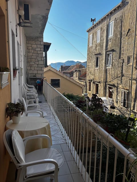 Property building, Day, View (from property/room), Balcony/Terrace, Seating area, Mountain view