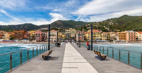 Corso Dante's Paradise Purple - Exclusive Apartment in Alassio Apartment in Liguria