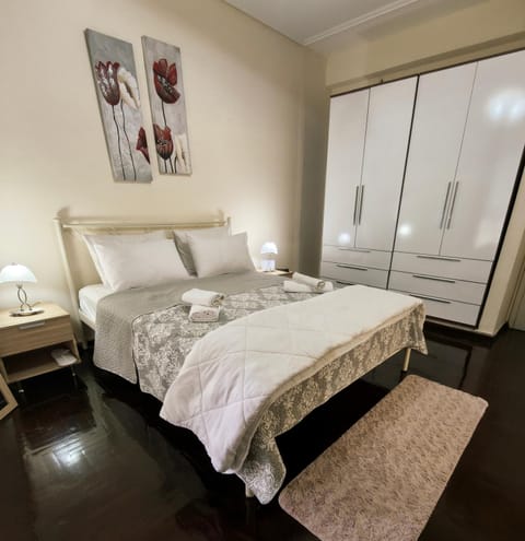 Bed, Photo of the whole room, Bedroom, air conditioner