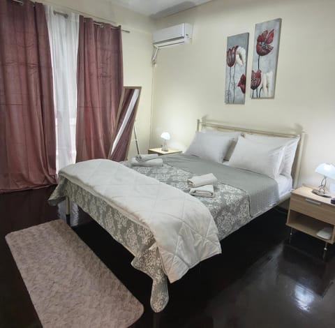 Bed, Photo of the whole room, Bedroom, air conditioner