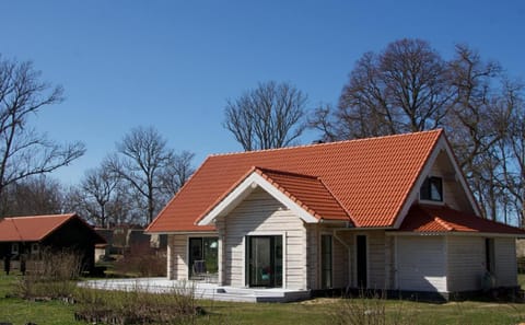 Property building, Day