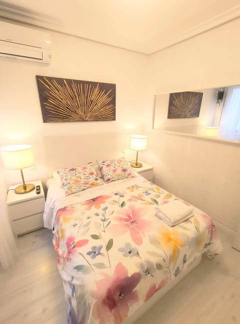 En PLENO CENTRO - Especial para GRUPOS o FAMILIAS - GRAN VÍA - CALLAO - SOL - PLAZA ESPAÑA Apartment in Centro