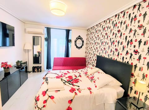 En PLENO CENTRO - Especial para GRUPOS o FAMILIAS - GRAN VÍA - CALLAO - SOL - PLAZA ESPAÑA Apartment in Centro