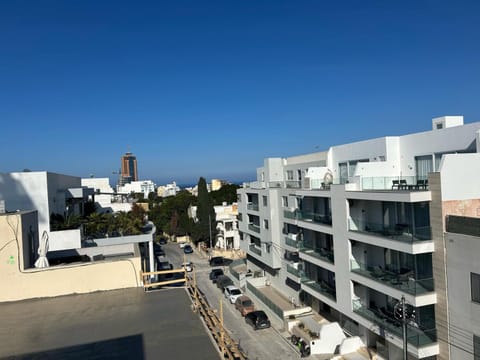 Day, Neighbourhood, Balcony/Terrace, City view, Street view, Location