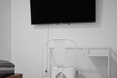 Shadyside, Pittsburgh !A Modern and Bright Private Bedroom with Shared Bathroom Vacation rental in Shadyside