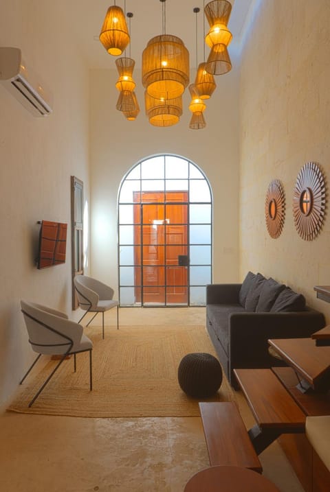 TV and multimedia, Living room, Seating area, air conditioner