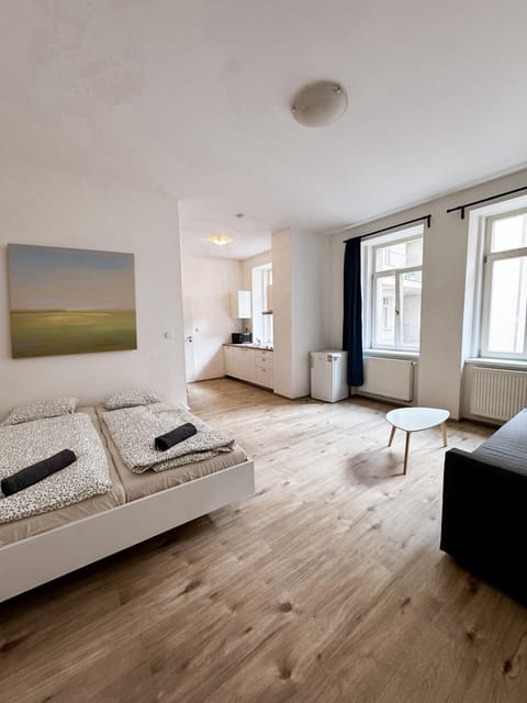 Bed, Living room, Photo of the whole room, Seating area, Bedroom