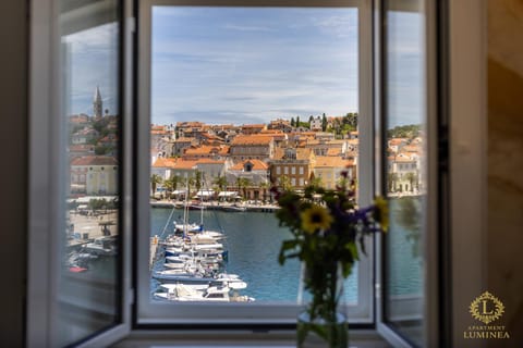 Natural landscape, Dining area, City view, Sea view
