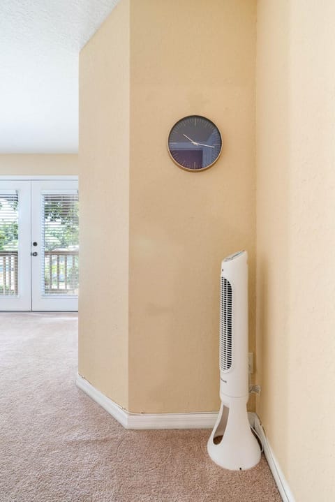 Modern DT Home-King size Bed-Patios-Long Stays-WiFi House in Winter Park