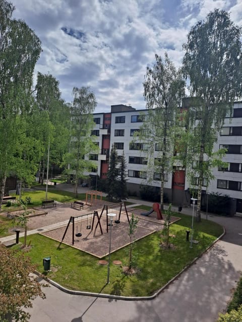 Direct train to Helsinki and airport, near shopping center Apartment in Helsinki