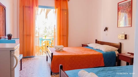 Bed, Balcony/Terrace, Photo of the whole room, Bedroom, towels