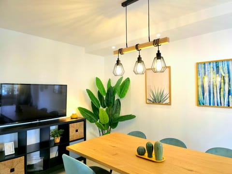 TV and multimedia, Dining area