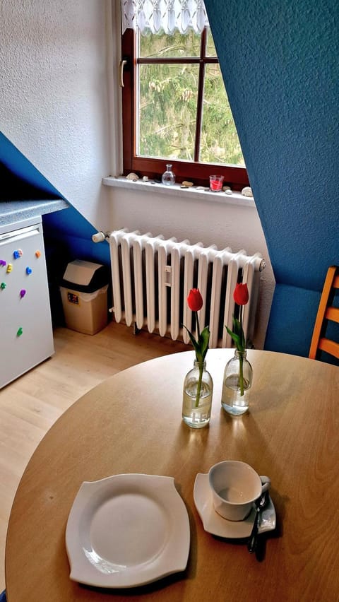 Seating area, Dining area, Swimming pool