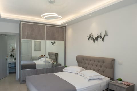 Bed, Photo of the whole room, Bedroom, wardrobe