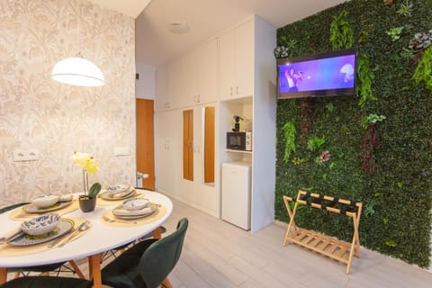 Living room, Dining area