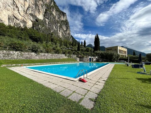BonBon Dom Lake View Apartment in Riva del Garda