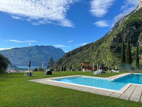 BonBon Dom Lake View Apartment in Riva del Garda