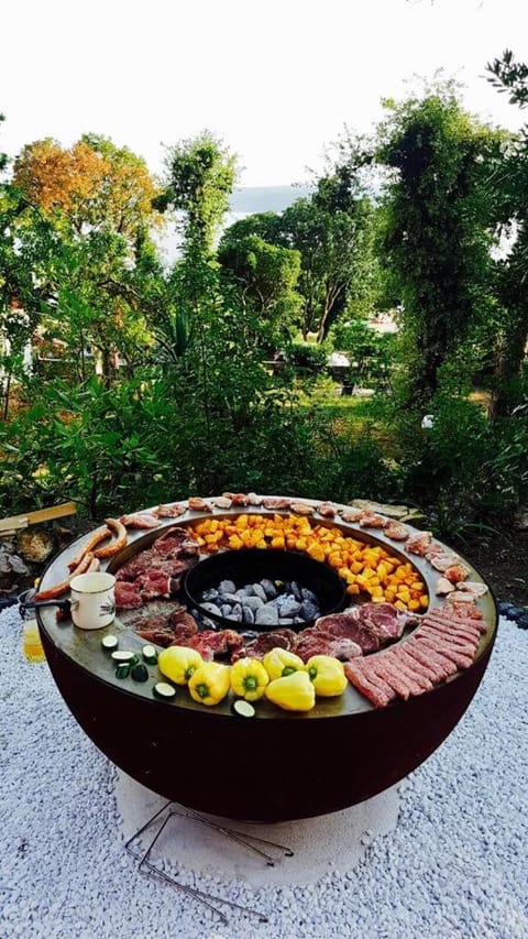 BBQ facilities, Garden, Food and drinks, Food, Garden view