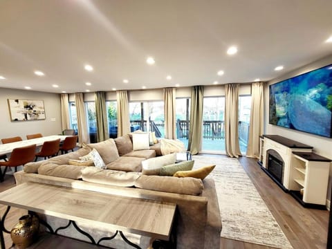 TV and multimedia, Living room, Seating area