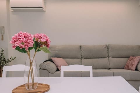 Espectacular moderno y céntrico by CABANA Rentals Apartment in Vigo