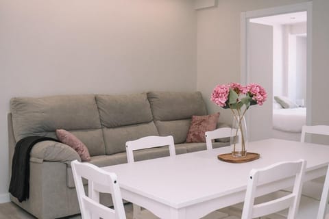 Espectacular moderno y céntrico by CABANA Rentals Apartment in Vigo