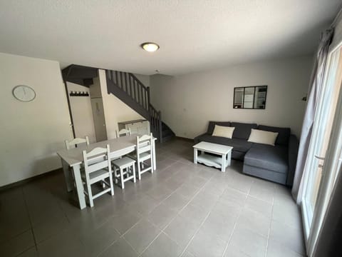 Maison aux Demeures du Ventoux Campground/ 
RV Resort in Carpentras