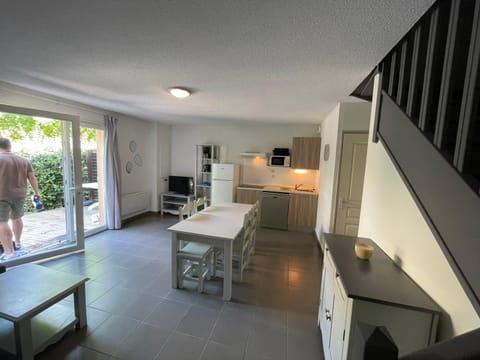 Maison aux Demeures du Ventoux Campground/ 
RV Resort in Carpentras