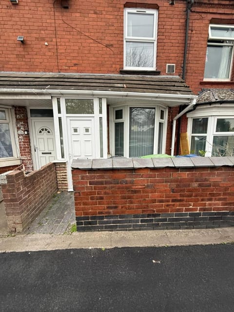 Rems 3bed apartment with games for fun, close to gym and garden view Apartment in Birmingham