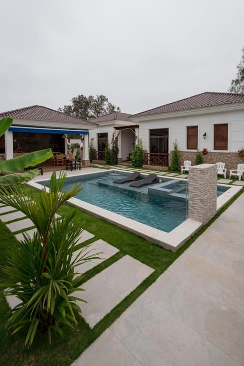 Day, Garden, Swimming pool