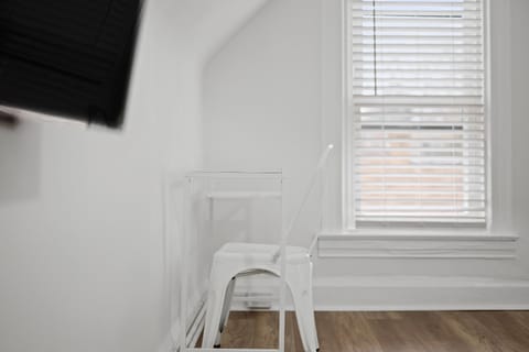 Shadyside, Pittsburgh !G Modern and Bright Private Bedroom with Shared Bathroom Vacation rental in Shadyside