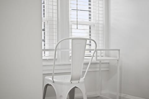 Shadyside, Pittsburgh !I Modern and Bright Private Bedroom with Shared Bathroom Vacation rental in Shadyside